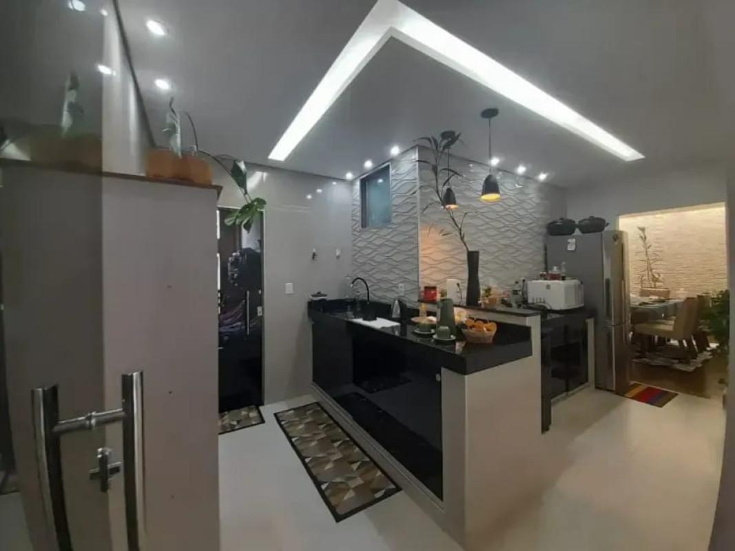 Casa, Tirol (barreiro), 3 Quartos, 2 Vagas, 1 Suíte