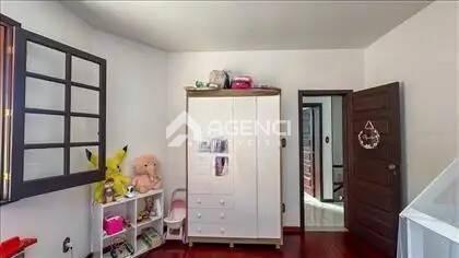 Casa, Camargos, 4 Quartos, 0 Vaga, 1 Suíte