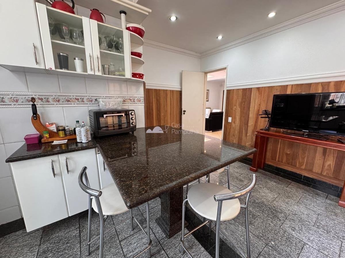 Casa, Itapoã, 4 Quartos, 8 Vagas, 3 Suítes