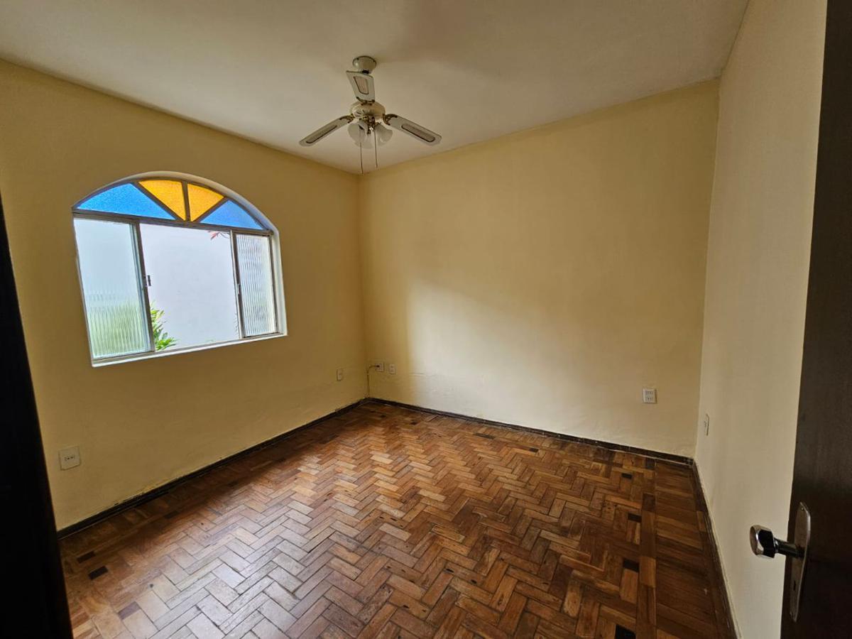 Casa, Santa Cruz, 3 Quartos, 5 Vagas, 1 Suíte