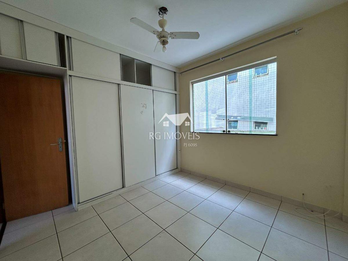 Apartamento, Barreiro, 4 Quartos, 2 Vagas, 1 Suíte