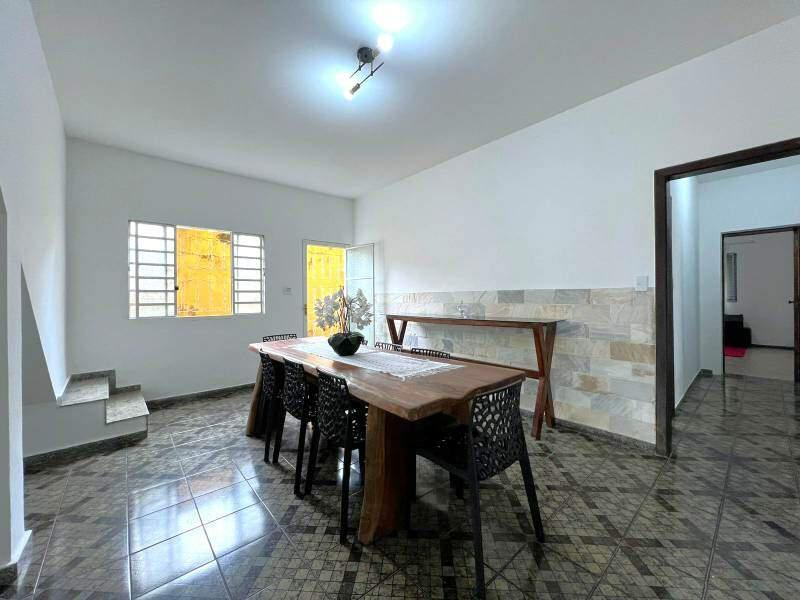 Casa, Planalto, 6 Quartos, 6 Vagas, 2 Suítes
