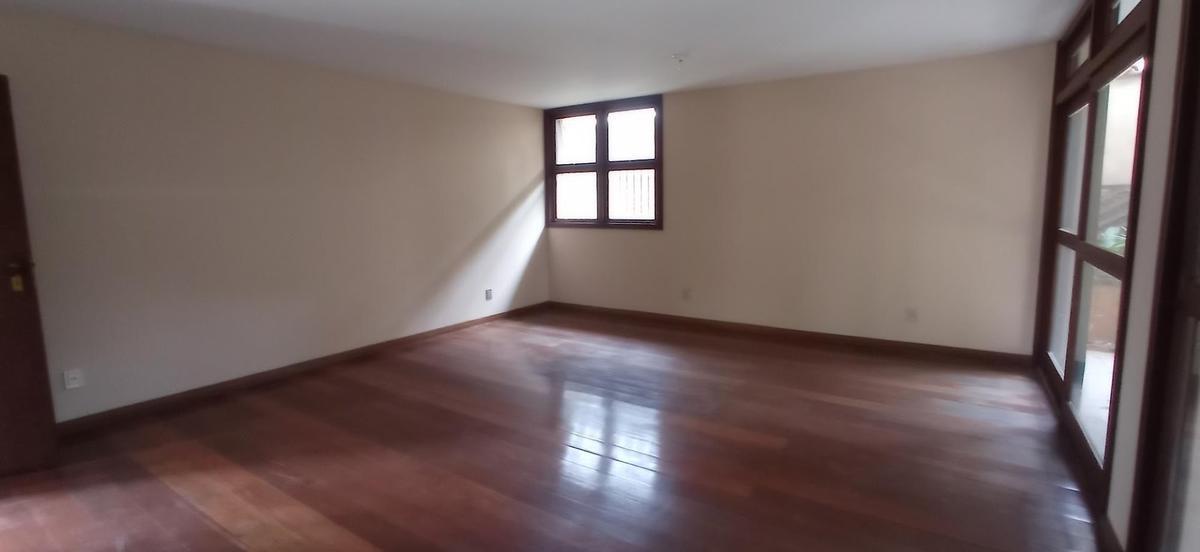Casa, Santa Helena, 6 Quartos, 4 Vagas, 2 Suítes