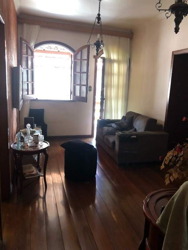 Casa, Nova Cachoeirinha, 3 Quartos, 4 Vagas, 1 Suíte