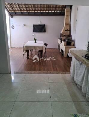 Casa, Conjunto Água Branca, 4 Quartos, 0 Vaga, 1 Suíte