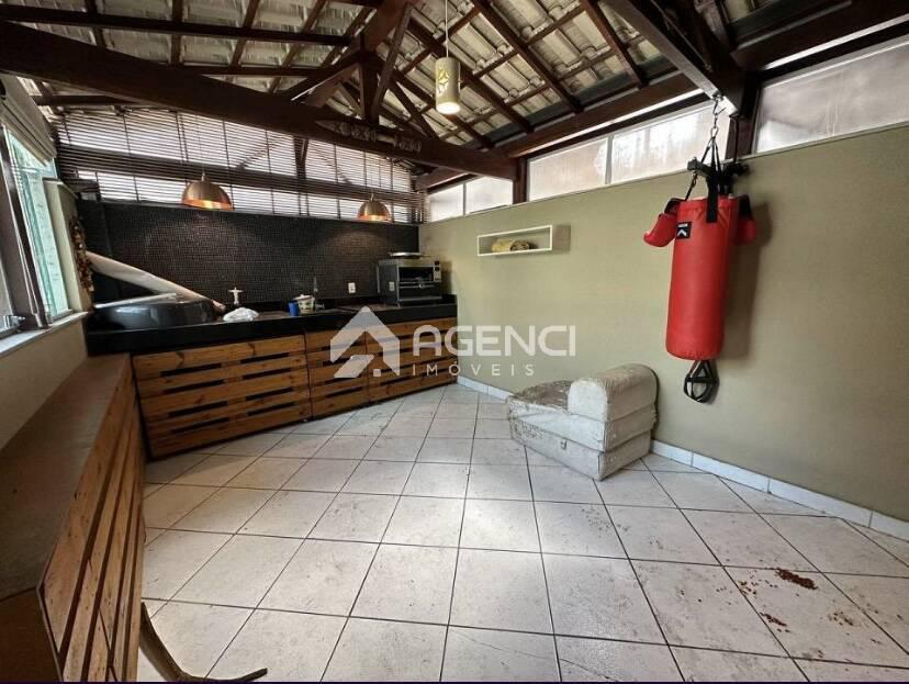 Apartamento, Sagrada Família, 3 Quartos, 0 Vaga, 1 Suíte