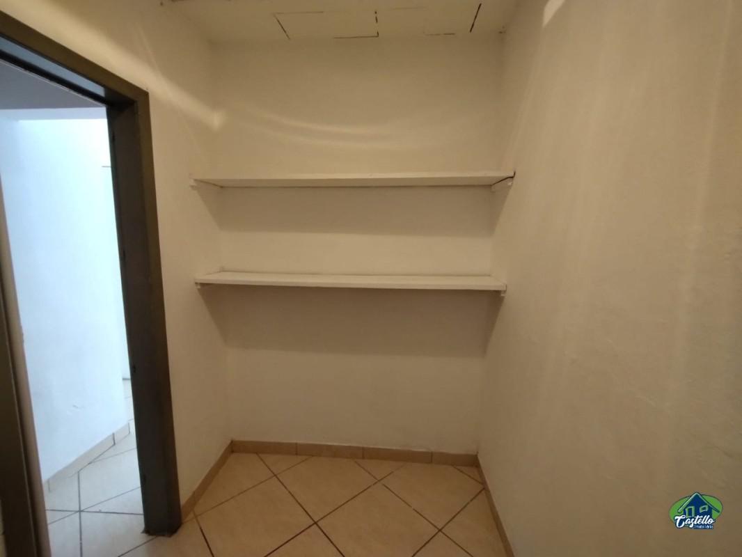 Casa, Cachoeirinha, 2 Quartos, 0 Vaga