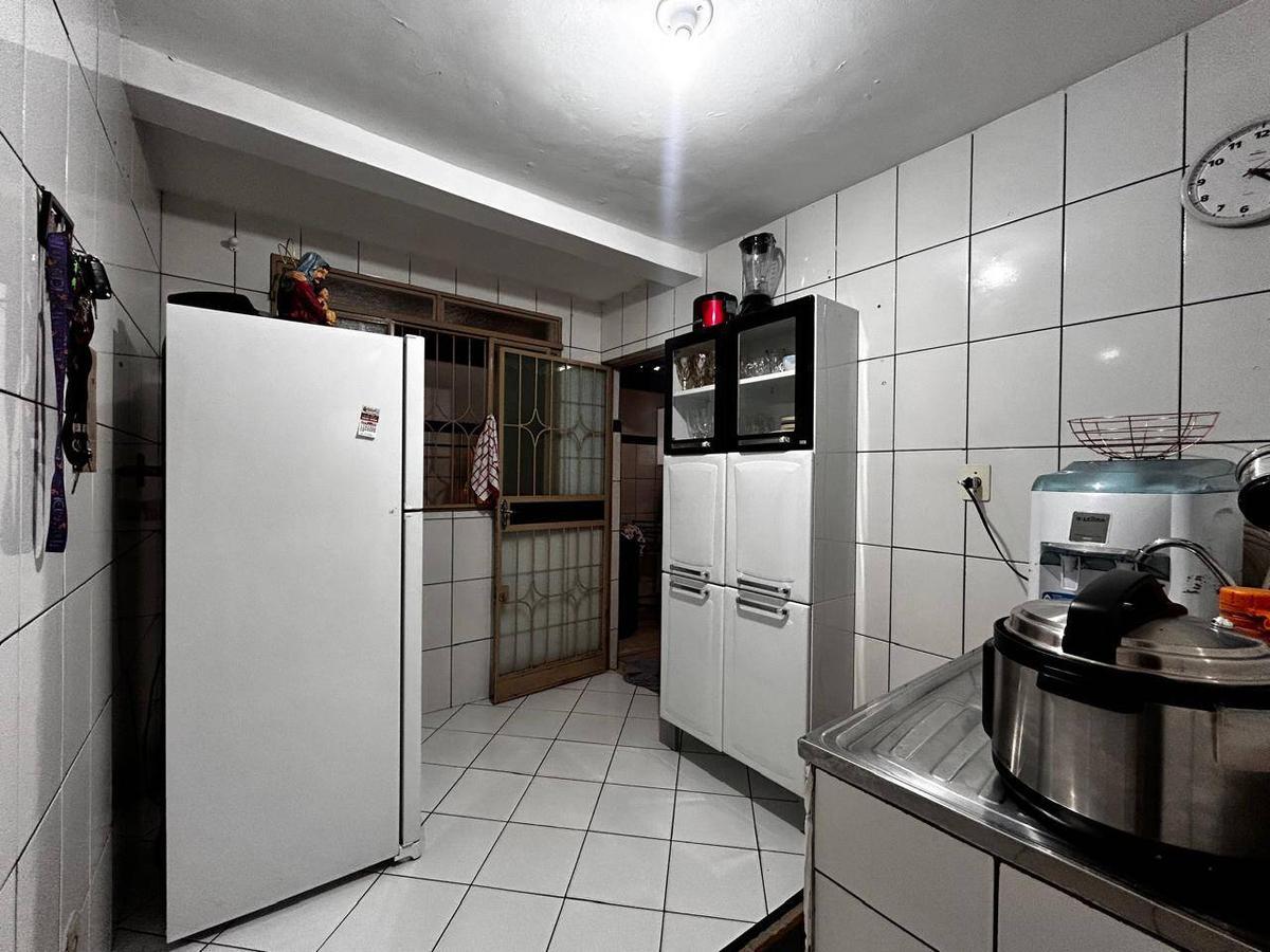 Casa, Floresta, 3 Quartos, 0 Vaga, 1 Suíte