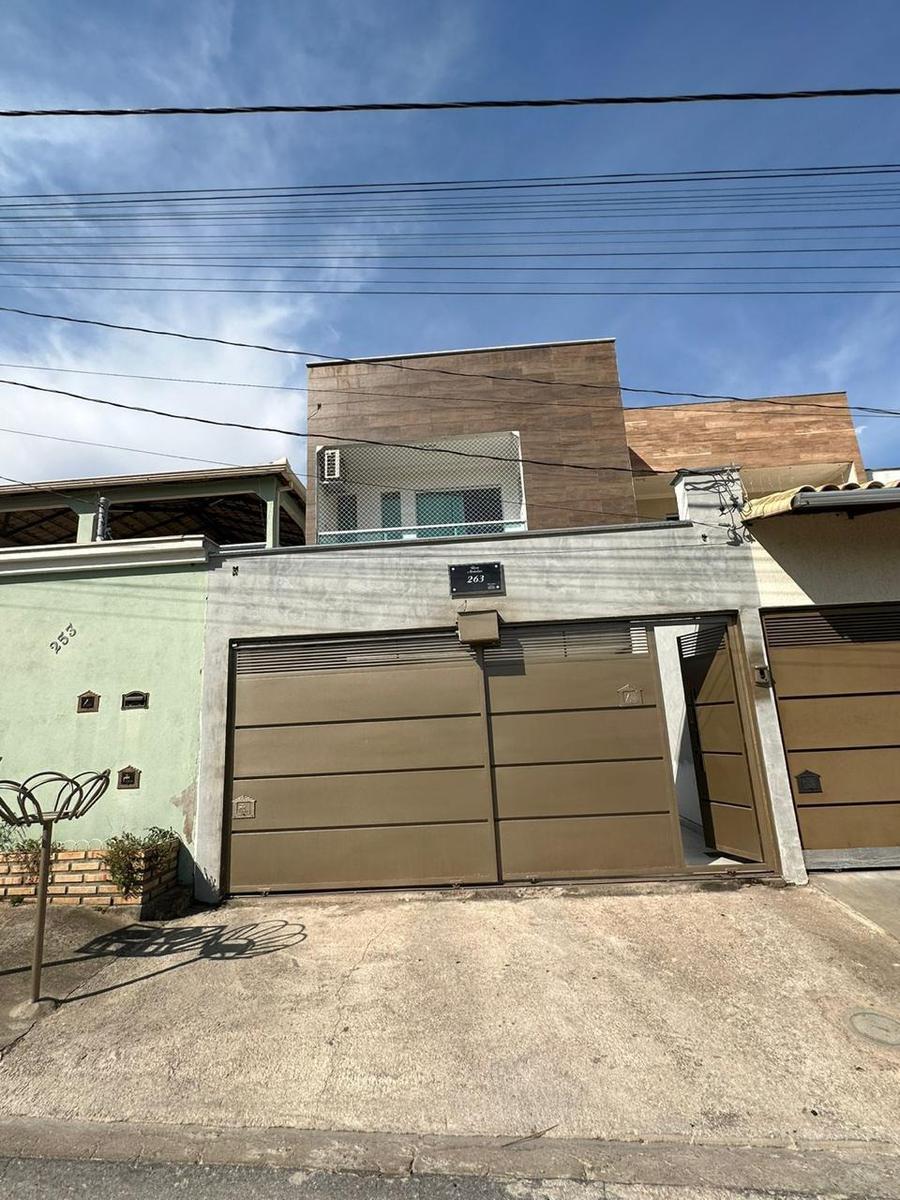 Casa, Monte Verde, 3 Quartos, 2 Vagas, 1 Suíte
