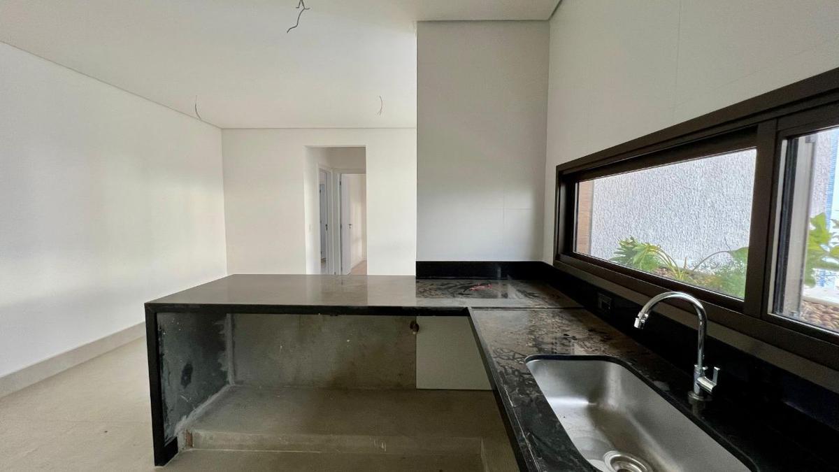 Apartamento, Funcionários, 2 Quartos, 2 Vagas, 1 Suíte