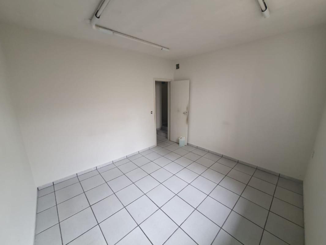 Casa Comercial, Nova Suíssa, 6 Quartos, 4 Vagas