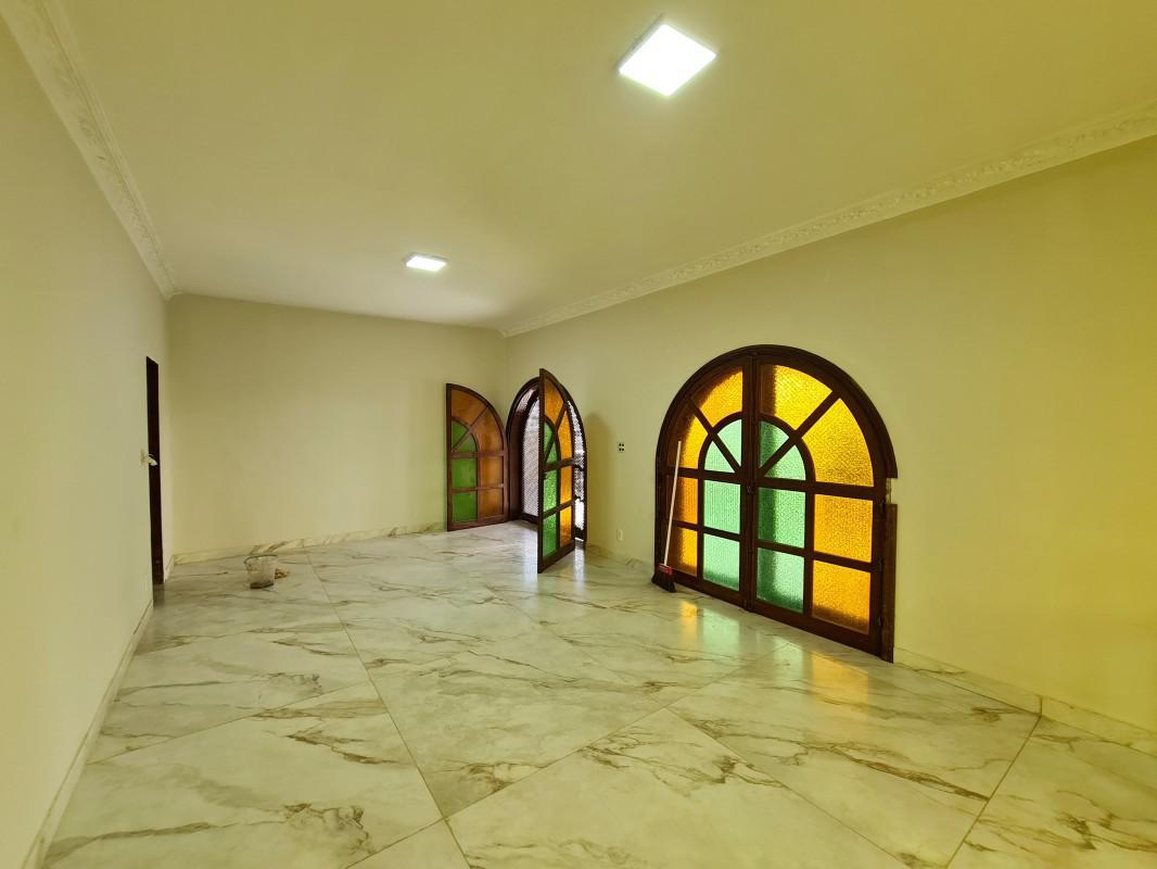 Casa, Gutierrez, 5 Quartos, 4 Vagas, 2 Suítes