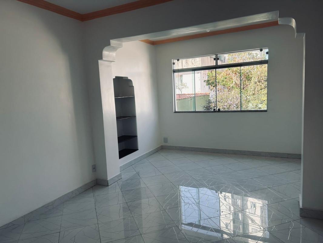 Casa Comercial, Colégio Batista, 4 Quartos, 3 Vagas, 2 Suítes