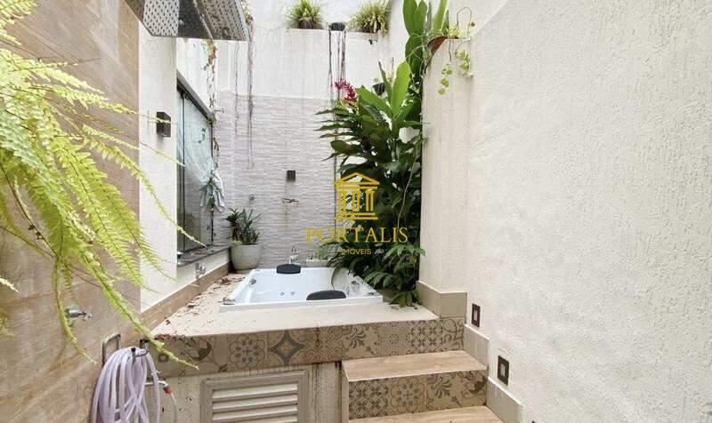 Casa, Lourdes, 3 Quartos, 0 Vaga, 1 Suíte