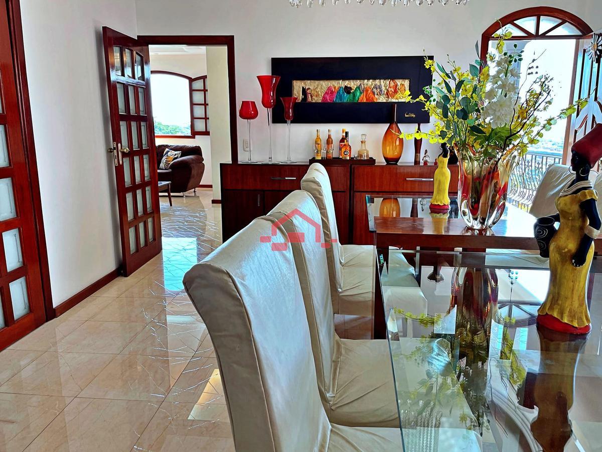 Casa, Trevo, 4 Quartos, 10 Vagas, 1 Suíte