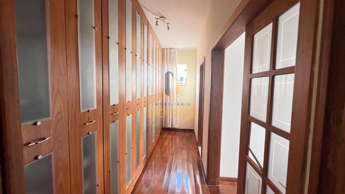 Casa, Castelo, 4 Quartos, 6 Vagas, 1 Suíte