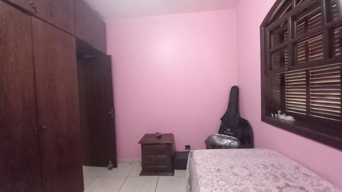Casa, Cachoeirinha, 5 Quartos, 3 Vagas, 1 Suíte