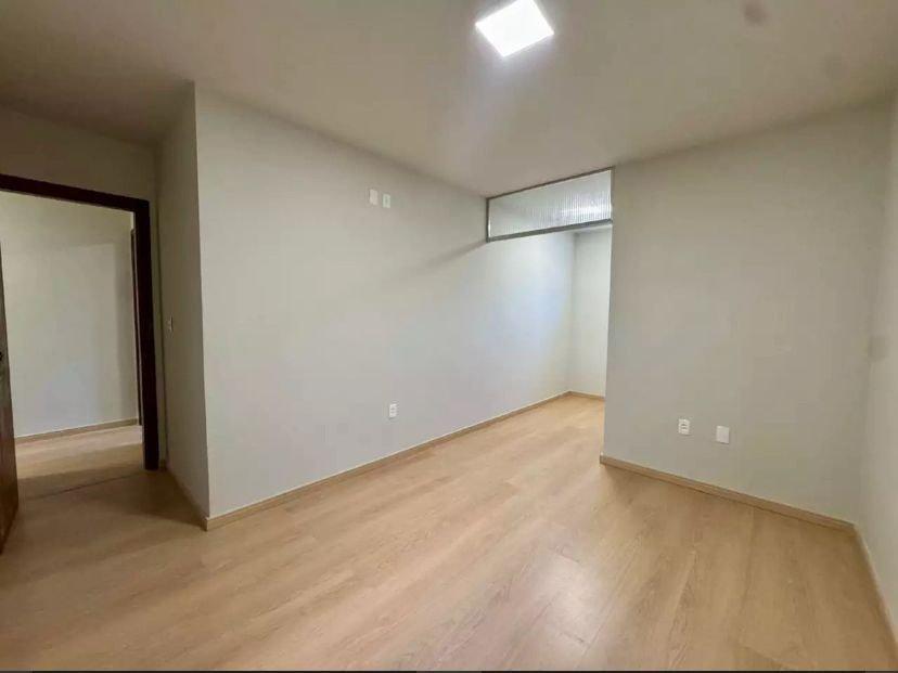 Casa, Castelo, 4 Quartos, 3 Vagas, 1 Suíte