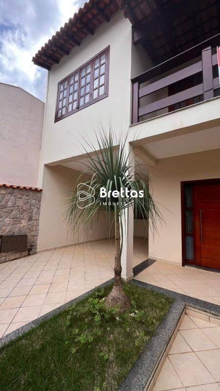 Casa, Centro, 5 Quartos, 2 Vagas, 2 Suítes
