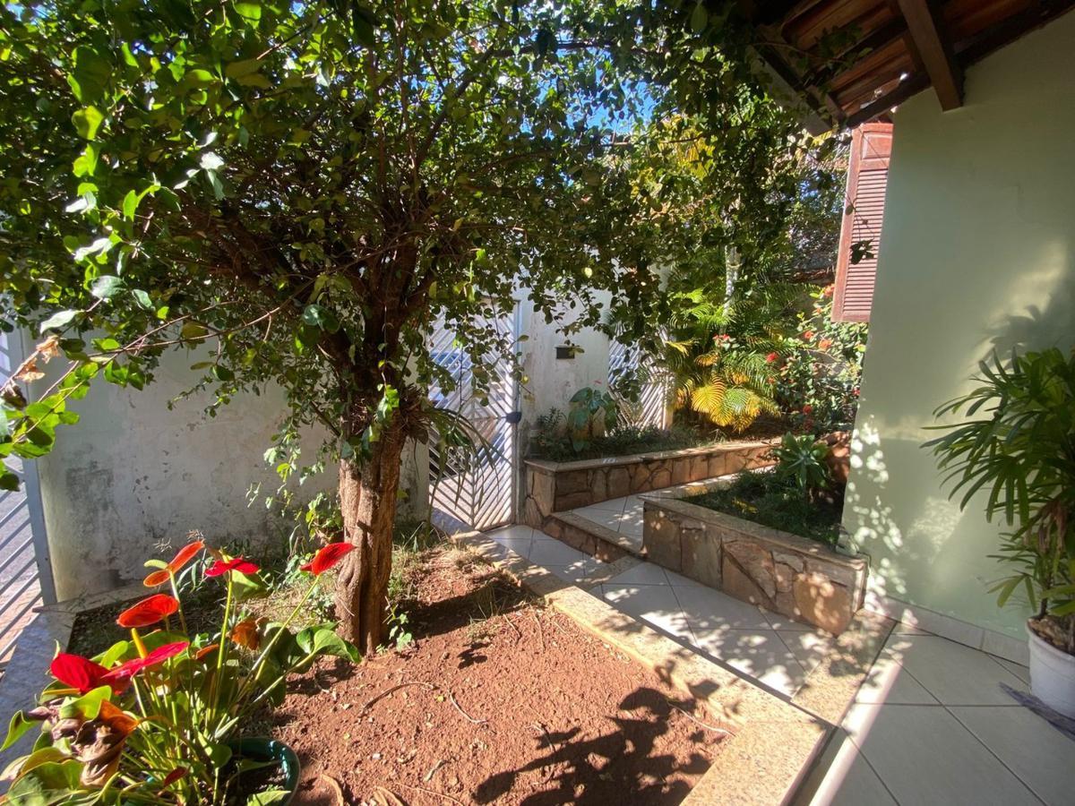 Casa, João Pinheiro, 4 Quartos, 2 Vagas, 1 Suíte
