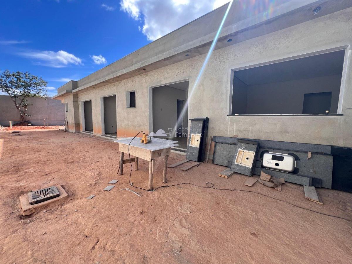 Casa, Trevo, 4 Quartos, 3 Vagas, 3 Suítes