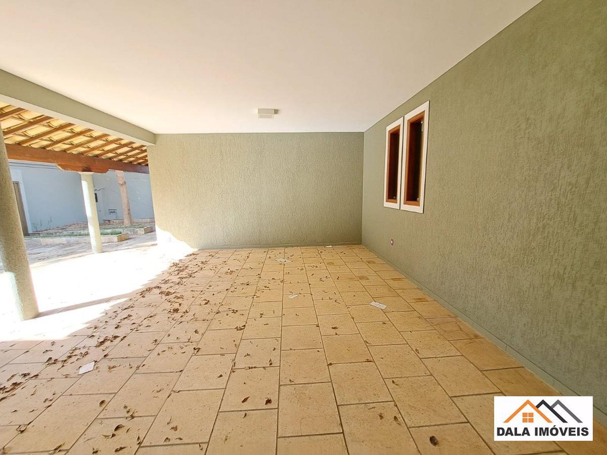 Casa, Santa Mônica, 4 Quartos, 5 Vagas, 2 Suítes