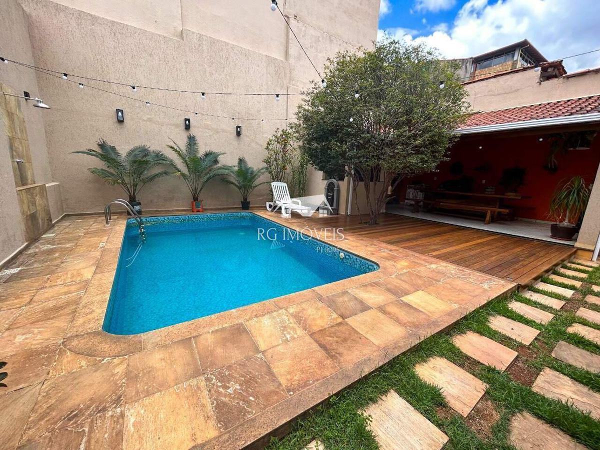 Casa, Barreiro, 3 Quartos, 4 Vagas, 1 Suíte