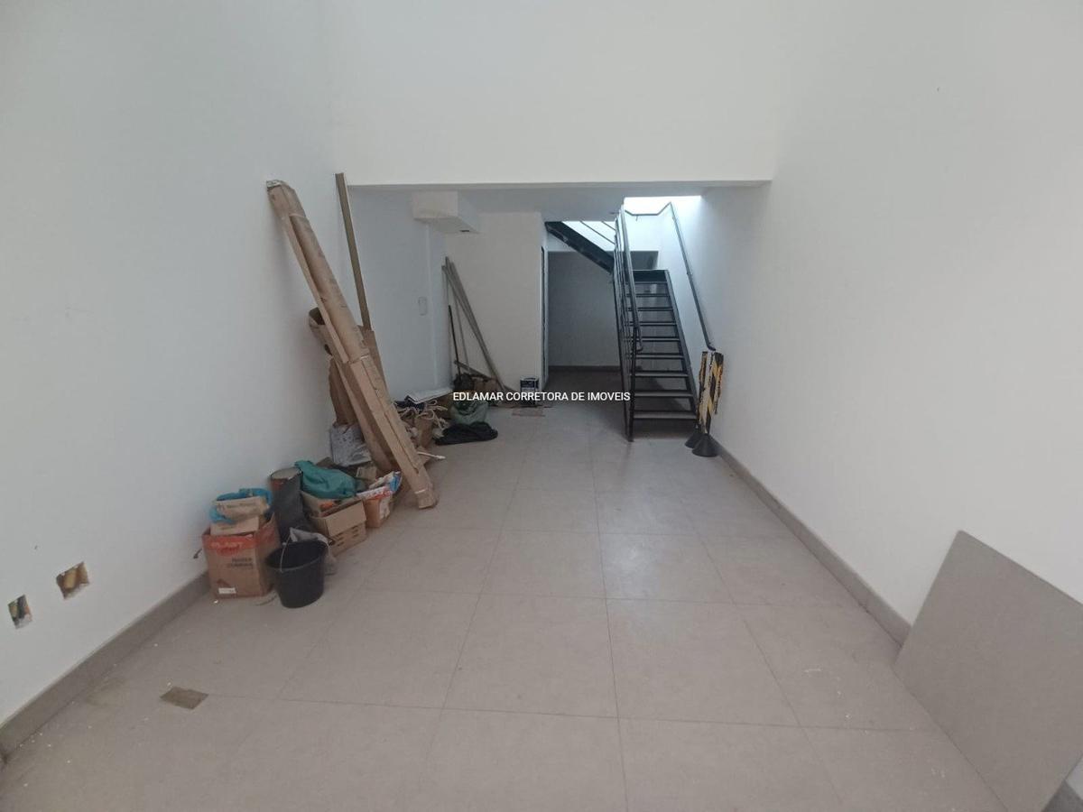 Galpão, Glória, 0 Quarto, 4 Vagas