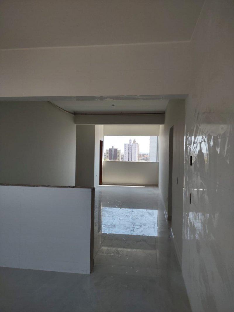 Apartamento, Barreiro, 3 Quartos, 2 Vagas, 1 Suíte