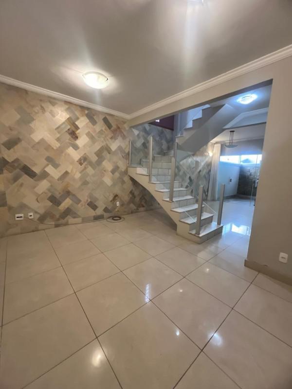 Casa, Castelo, 3 Quartos, 1 Vaga, 1 Suíte