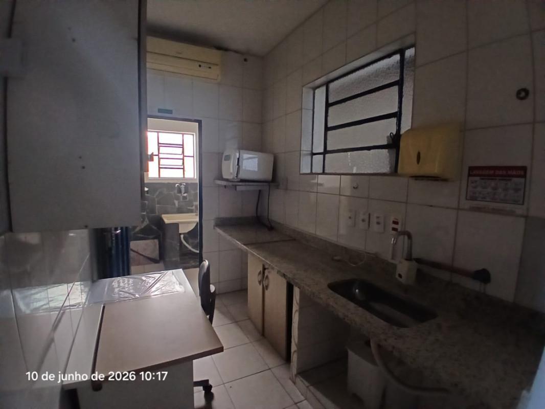 Casa Comercial, Planalto, 8 Quartos, 0 Vaga