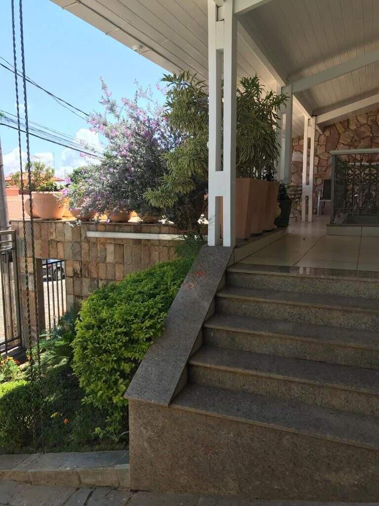 Casa, Esplanada, 4 Quartos, 5 Vagas, 2 Suítes