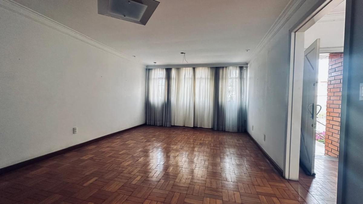 Casa, Barroca, 4 Quartos, 2 Vagas, 1 Suíte