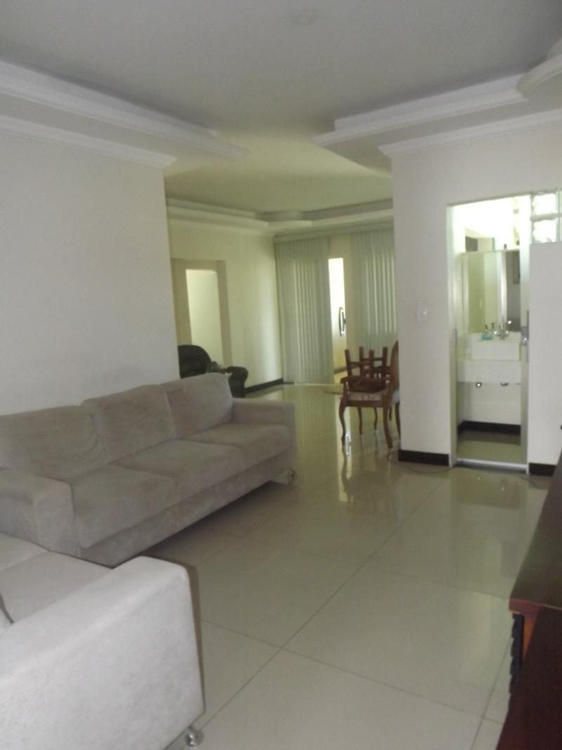 Casa, Cabral, 4 Quartos, 5 Vagas, 2 Suítes