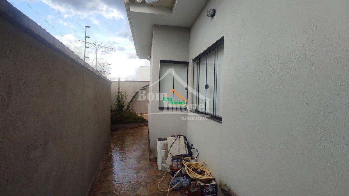 Casa, Centro, 2 Quartos, 2 Vagas, 1 Suíte