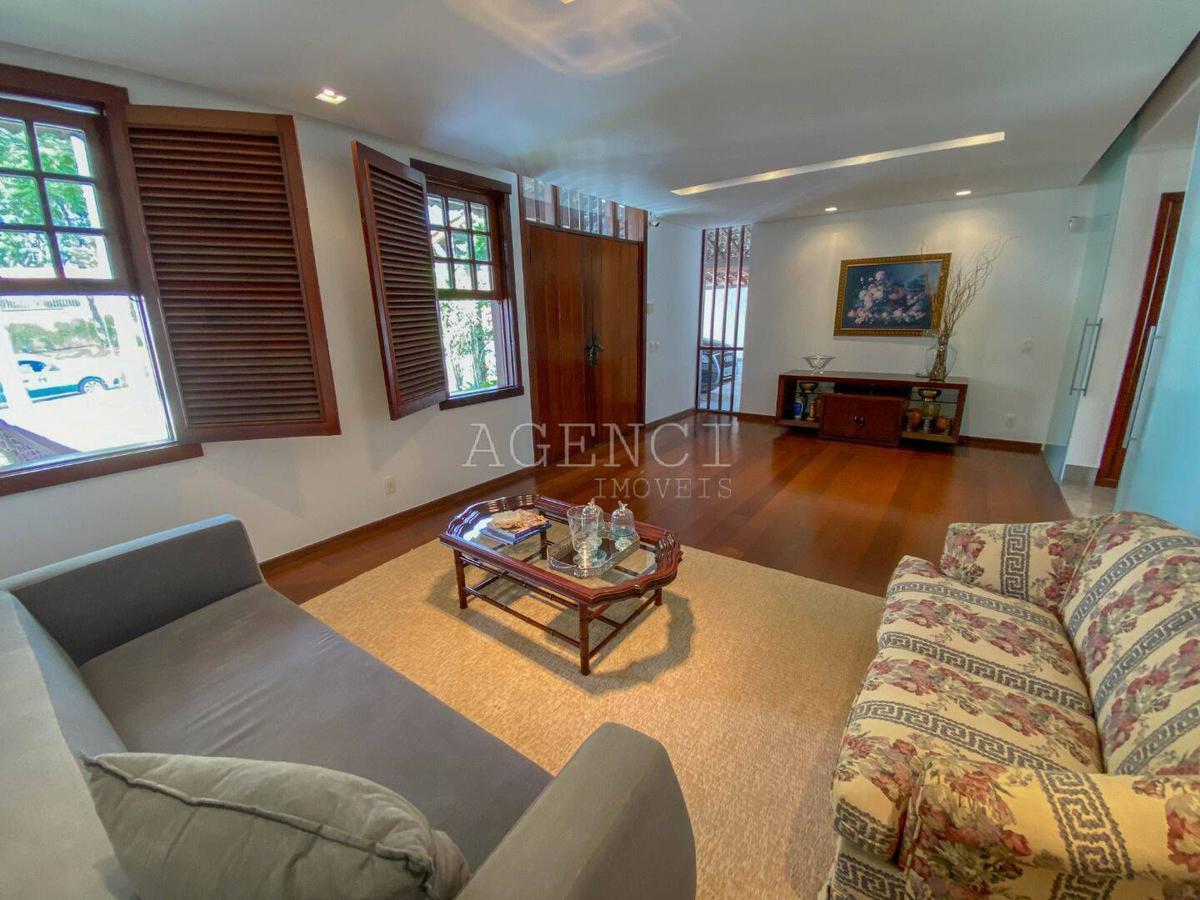 Casa, Bandeirantes (pampulha), 5 Quartos, 0 Vaga, 5 Suítes