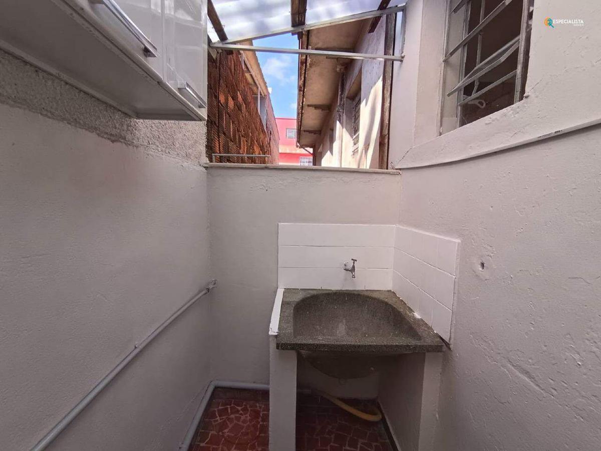 Casa, Sagrada Família, 2 Quartos, 0 Vaga