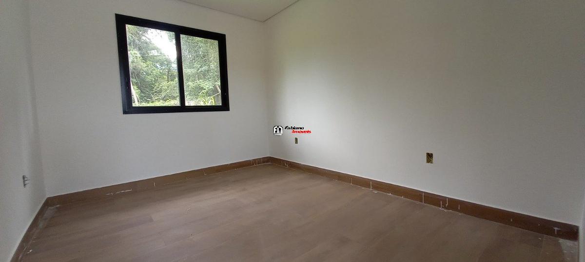 Casa, Campinho, 3 Quartos, 4 Vagas, 3 Suítes