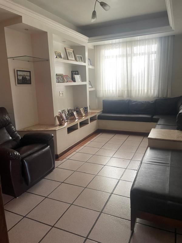 Casa, Castelo, 4 Quartos, 6 Vagas, 2 Suítes