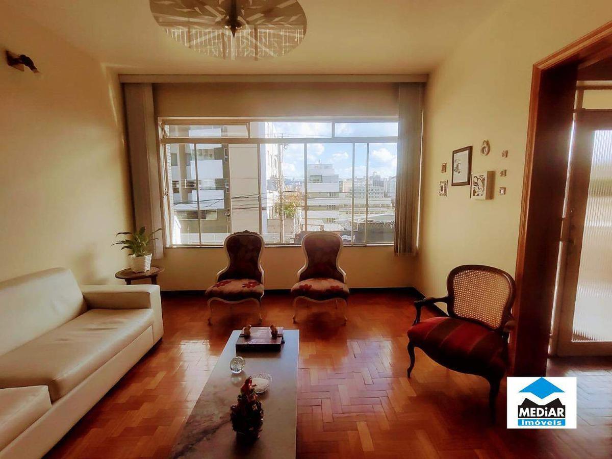 Casa, Floresta, 4 Quartos, 7 Vagas, 2 Suítes