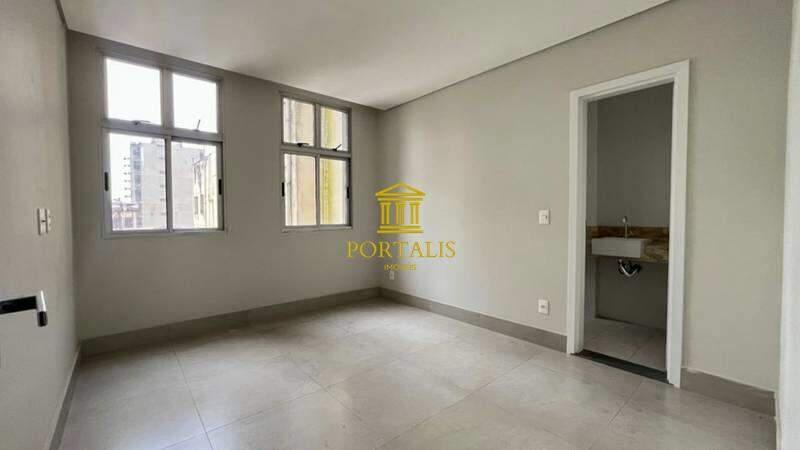 Apartamento, Centro, 2 Quartos, 0 Vaga, 1 Suíte