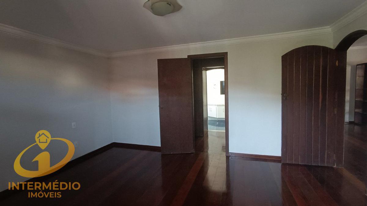 Casa, Álvaro Camargos, 4 Quartos, 4 Vagas, 1 Suíte