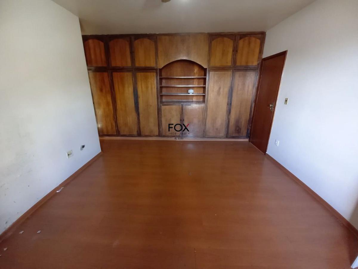 Casa, Santa Efigênia, 5 Quartos, 4 Vagas, 3 Suítes
