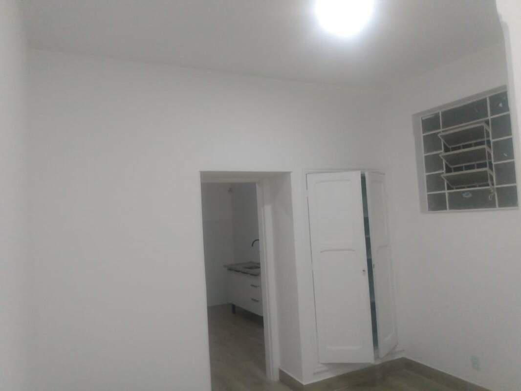Casa, Floresta, 3 Quartos, 8 Vagas, 1 Suíte
