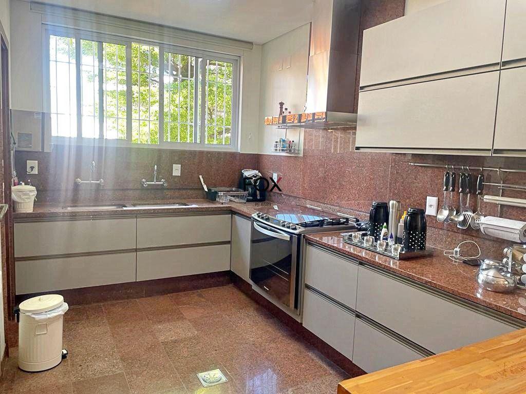 Casa, Luxemburgo, 4 Quartos, 10 Vagas, 2 Suítes