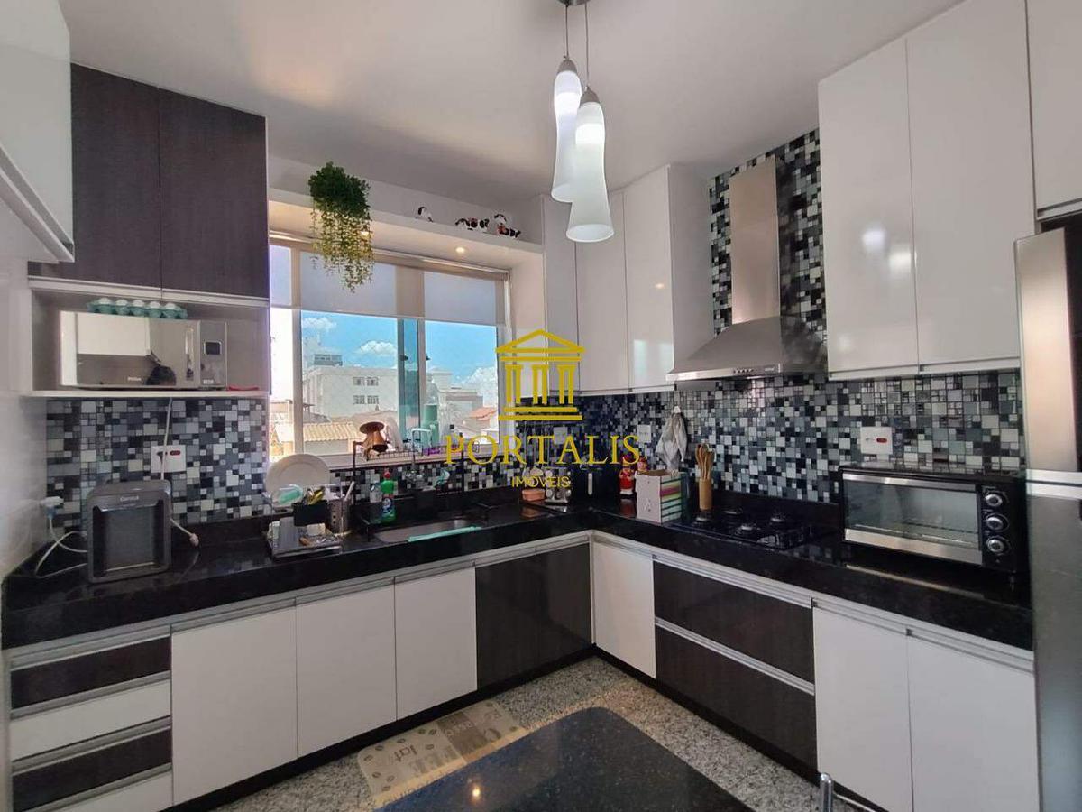 Apartamento, Sagrada Família, 3 Quartos, 2 Vagas, 1 Suíte