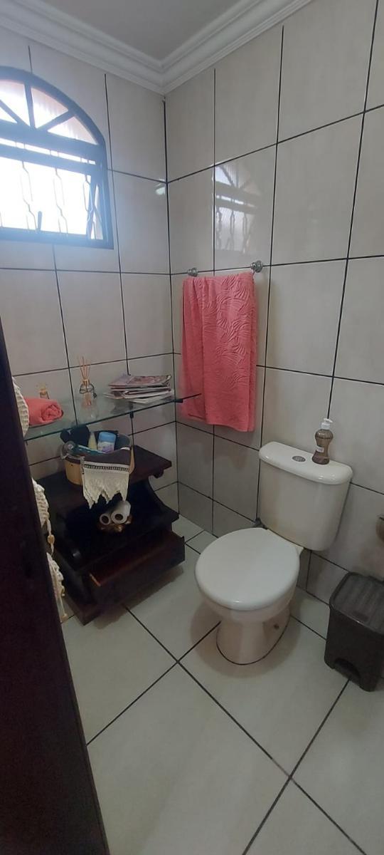 Casa, Petropolis, 3 Quartos, 2 Vagas, 1 Suíte