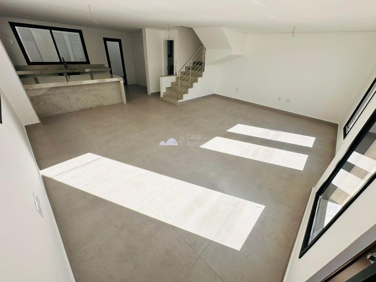 Casa, Planalto, 3 Quartos, 4 Vagas, 3 Suítes