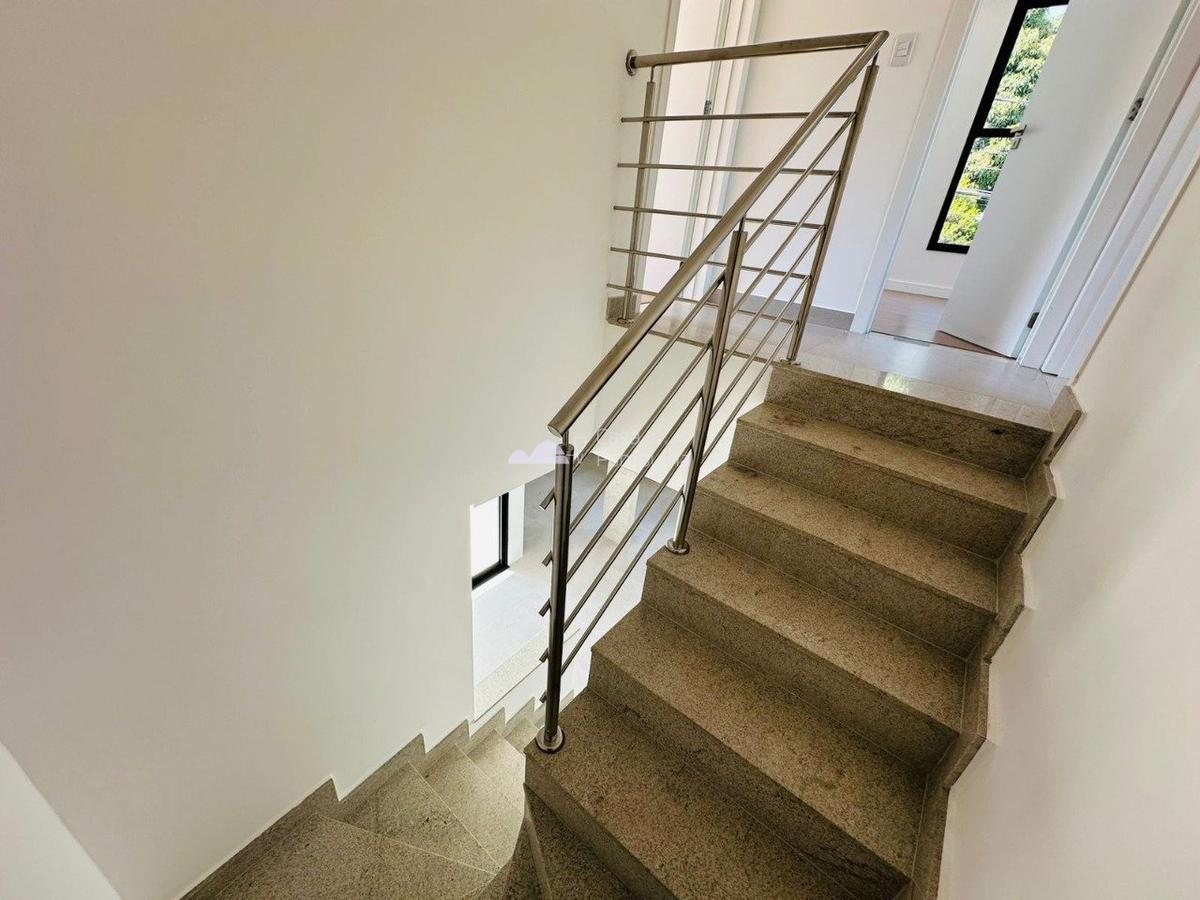 Casa, Planalto, 3 Quartos, 4 Vagas, 3 Suítes