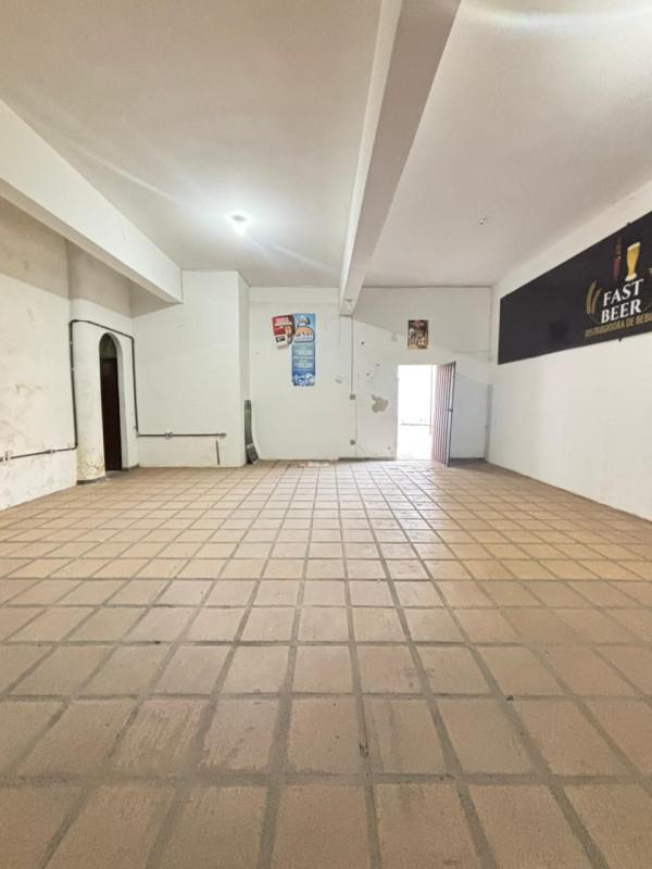 Galpão, Nova Floresta, 0 Quarto, 20 Vagas